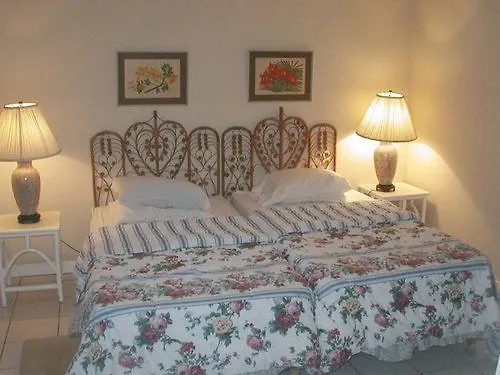 Apartment Paradise Villas Bridgetown